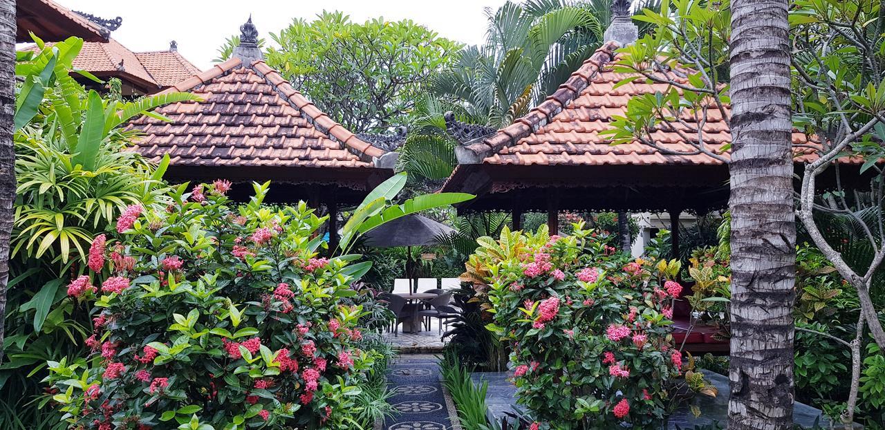 Kusnadi Hotel Legian  Luaran gambar