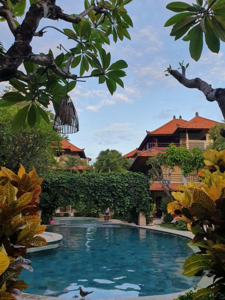 Kusnadi Hotel Legian  Luaran gambar