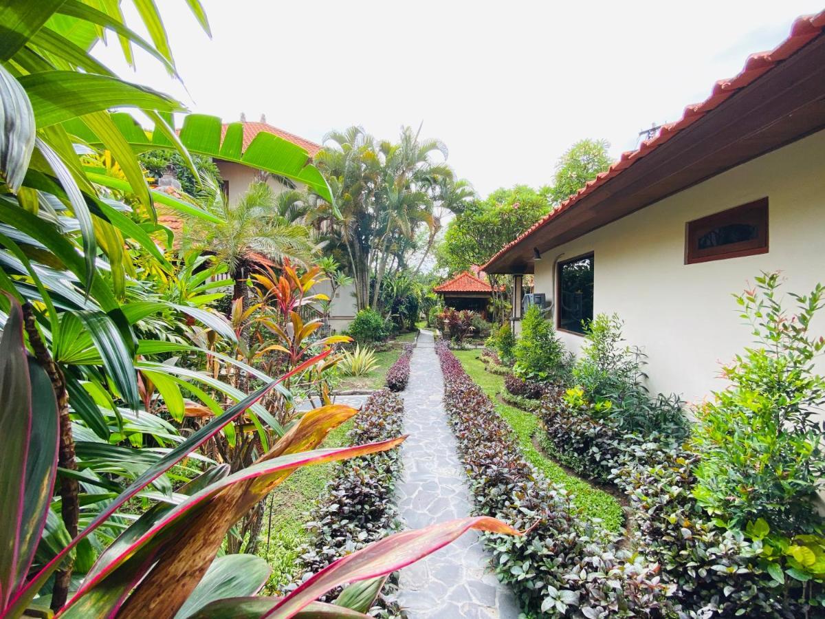 Kusnadi Hotel Legian  Luaran gambar